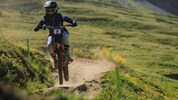 Lina Frener fühlt sich auch im „Bike Kingdom“ von Lenzerheide pudelwohl.