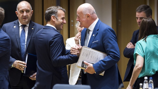 Bundeskanzler Christian Stocker (ÖVP) beim EU-Gipfel mit Frankreichs Präsident Emmanuel Macron