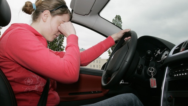 Sekundenschlaf am Steuer kann zu brenzligen Situationen führen.