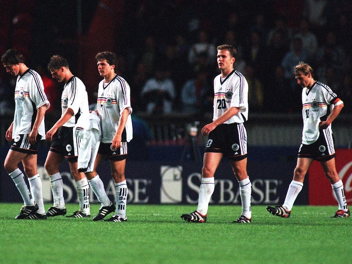 Hängende Köpfe bei Deutschland und Oliver Bierhoff 1998 in Frankreich
