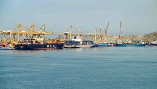 Die Straße von Hormuz soll erneut für den Schiffsverkehr gesperrt werden. 