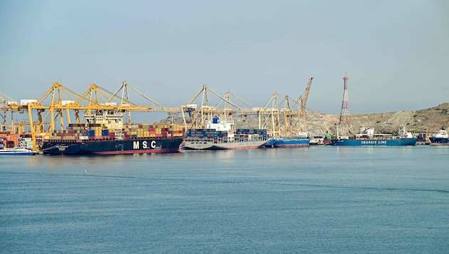 Die Straße von Hormuz soll erneut für den Schiffsverkehr gesperrt werden.
