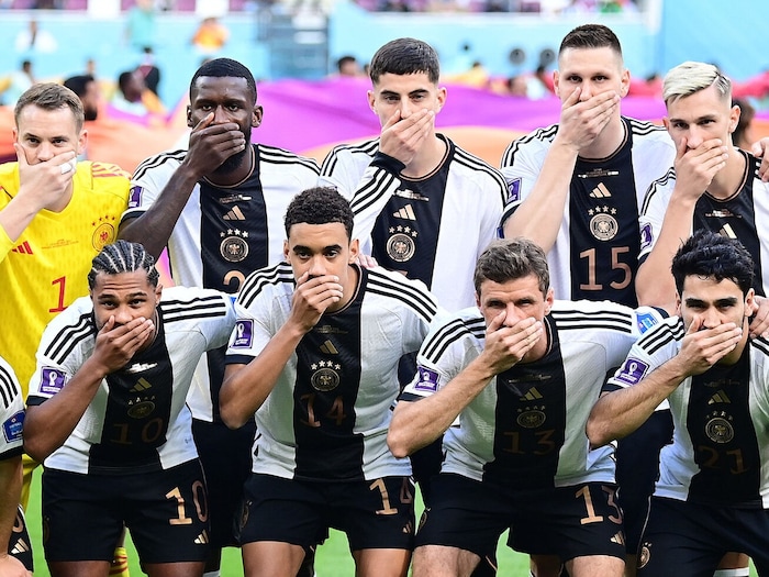Ein Bild, das um die Welt ging: Der DFB wurde in Katar zum Spielball der Politik