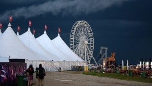 Archivbild aus dem Jahr 2016, als ein Unwetter dafür sorgte, dass das Festival vollständig ...