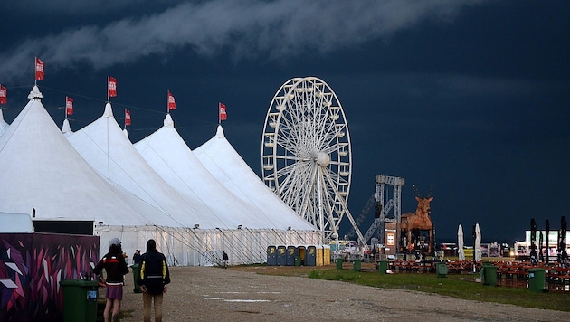 Archivbild aus dem Jahr 2016, als ein Unwetter dafür sorgte, dass das Festival vollständig ...
