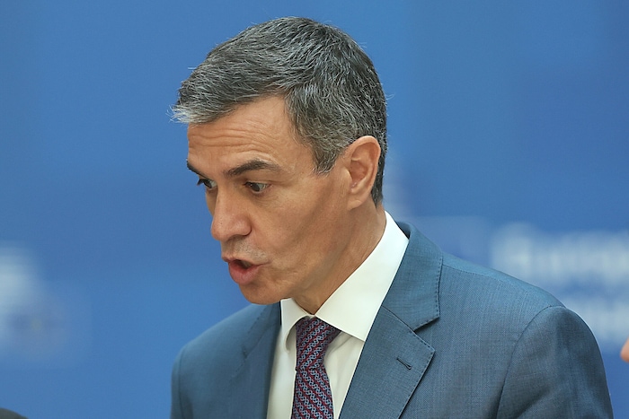 Spaniens Premier Pedro Sánchez spricht von „politisch motivierten“ Ermittlungen.