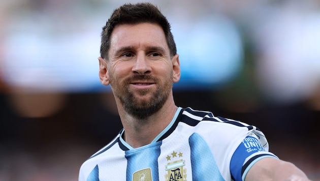 Lionel Messi spielt von Anfang an.