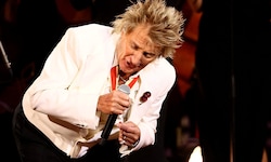 Archivbild aus dem Jahr 2025: Rod Stewart während eines Auftritts in der Royal Albert Hall in ...