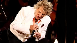 Archivbild aus dem Jahr 2025: Rod Stewart während eines Auftritts in der Royal Albert Hall in ...