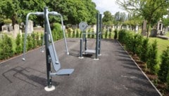 Ein Fitnessprogramm absolvieren, während nebenan Menschen um ihre Liebsten trauern: Damit ...