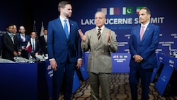 US-Außenminister JD Vance, der pakistanische Premier Shehbaz Sharif unf der Premierminister von ...
