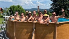 Den Aufstieg feierten die Berndorf-Kicker auf ihre eigene Art.