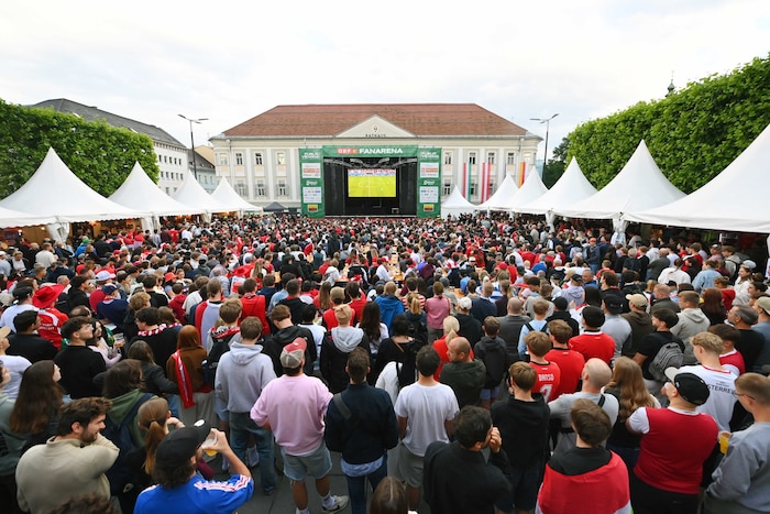 Die Fanarena wird wieder mit Fans gefüllt.