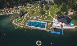 Im Bild das Strandbad Thumersbach in Zell am See.
