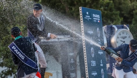 Paris-Sieger Max Kühner erhielt nach seinem Sieg im Grand Prix der Global Champions Tour vor dem ...
