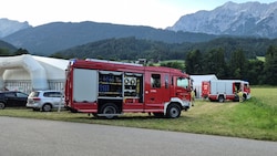 Im Großeinsatz standen die Freiwilligen Feuerwehren Kolsass und Terfens, der Rettungsdienst ...