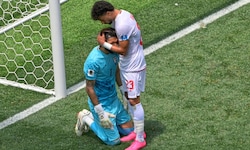 Ramin Rezaeian umarmt Alireza Beiranvand. Irans Keeper entschärfte einfach alles.