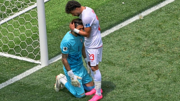 Ramin Rezaeian umarmt Alireza Beiranvand. Irans Keeper entschärfte einfach alles.