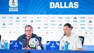 Ralf Rangnick (li.) und Marcel Sabitzer bei der Pressekonferenz vor dem Hit gegen Argentinien