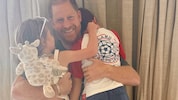 Prinz Harry kuschelte zum Vatertag mit seinen Kindern Lilibet und Archie.