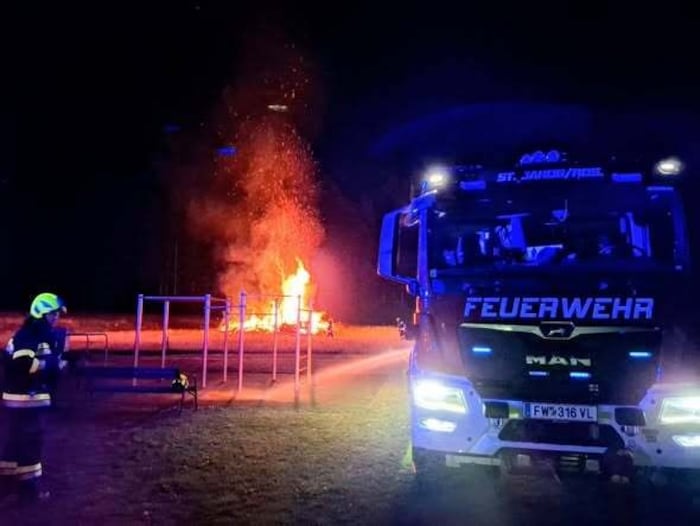 Die Feuerwehr St. Jakob im Rosental musste kurz nach Mitternacht ausrücken.