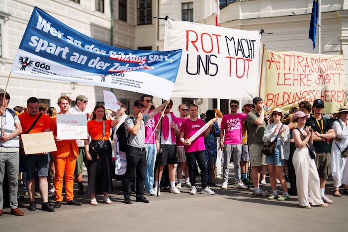 In den letzten Wochen fanden immer wieder Demonstrationen gegen die Budget-Kürzungen statt.