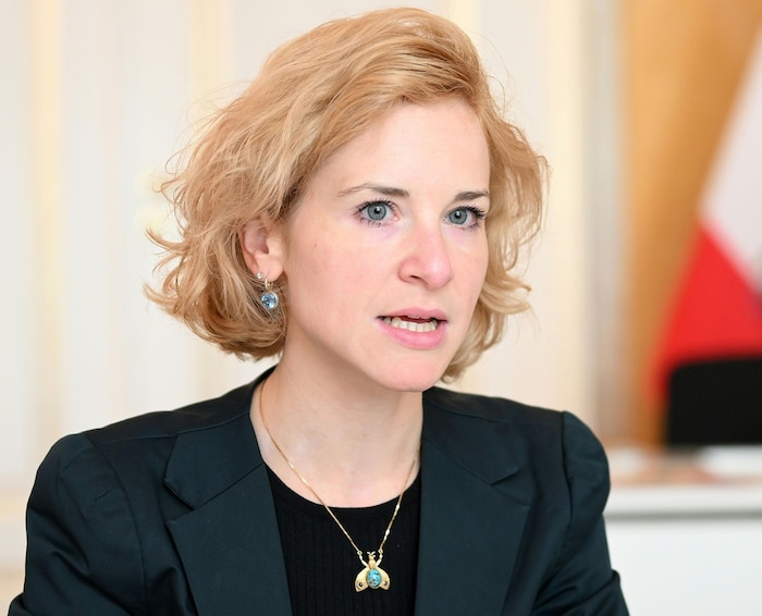 Die Ministerin Holzleitner musste sich viel Kritik anhören, und geht nun in die Offensive.