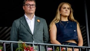 Kronprinzessin Amalia ließ bei einer Reitsportveranstaltung in Rotterdam ihren Bauch blitzen