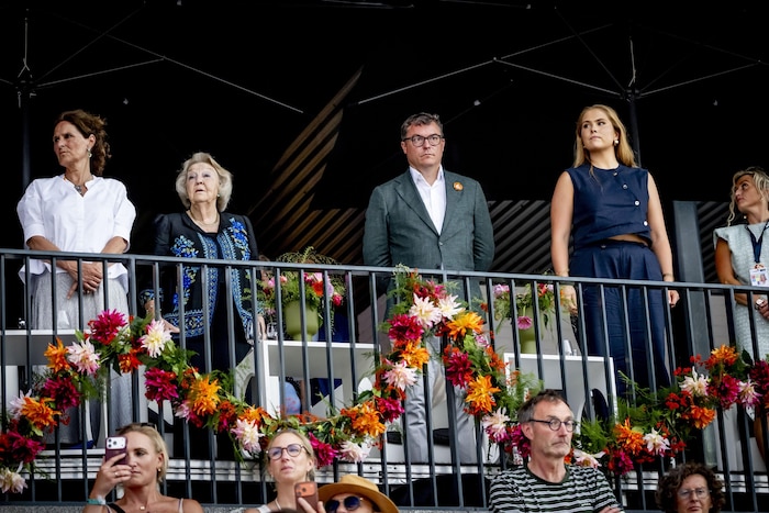 Amalia bewies mit ihrem Look, dass es die niederländischen Royals in Sachen Mode auch mal etwas ...