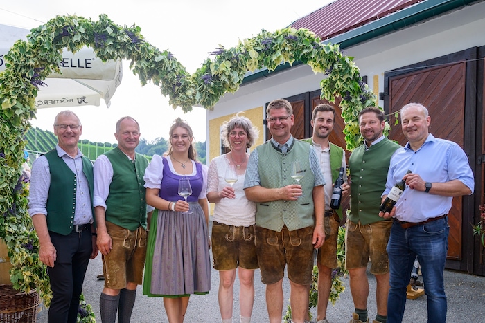 Große Freude: Vizebürgermeister und Tourismus-Obmann Herbert Germuth, Bürgermeister Erich ...
