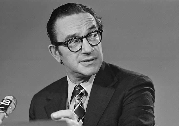 Greenspan im Jahr 1974: Mit Geschick führte er die US-Wirtschaft jahrzehntelang durch ...
