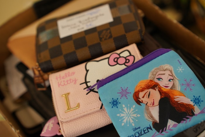 Brieftasche können ebenfalls erworben werden
