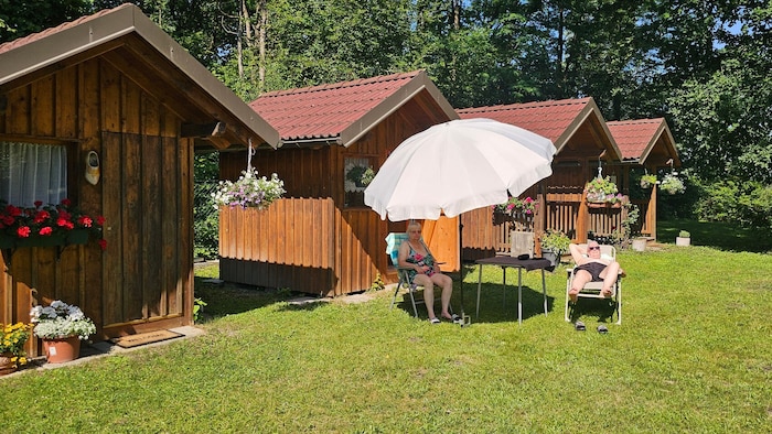 Die Badehütten an der Sattnitz sind gefragt. Die Gäste fühlen sich wohl.