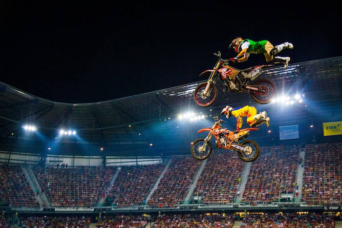 Auch das „Masters of Dirt“-Spektakel in Klagenfurt bringt viele Steirer auf Schiene.