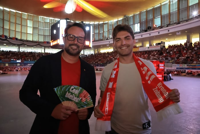 Florian Windisch (li.) und Maximilian Markschläger fieberten mit.