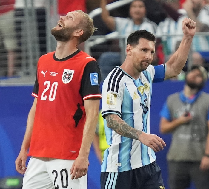Konrad Laimer und Lionel Messi
