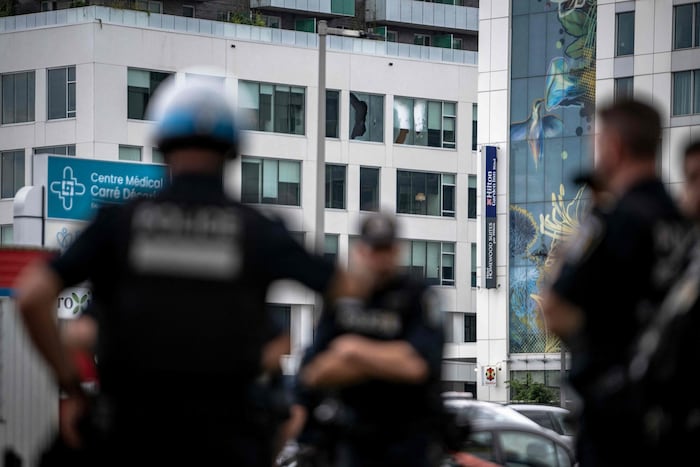 Als die Polizisten vor Ort ankamen, gerieten sie umgehend unter Beschuss.