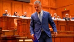 Der designierte Premier Adrian Vestea wollte die Brandmauer um die ultrarechte Opposition ...