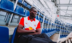 Kevin Boma bekommt bei Red Bull Salzburg die Nummer 44. 