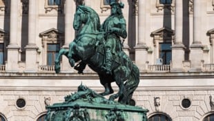 Die Prinz-Eugen-Statue vor der Hofburg: Cyberkriminelle haben nun einen Computervirus nach ...
