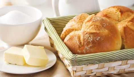 Getrennt verkauft sind für Semmeln und Butter ab 1. Juli nur noch 4,9 Prozent Mehrwertsteuer ...
