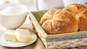 Getrennt verkauft sind für Semmeln und Butter ab 1. Juli nur noch 4,9 Prozent Mehrwertsteuer ...