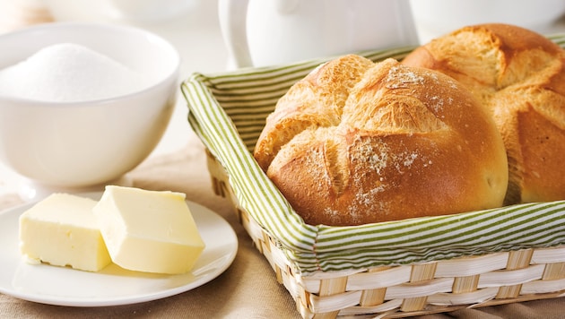 Getrennt verkauft sind für Semmeln und Butter ab 1. Juli nur noch 4,9 Prozent Mehrwertsteuer ...