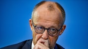 Der deutsche Bundeskanzler will die Vorschläge einer Kommission gnadenlos durchziehen.