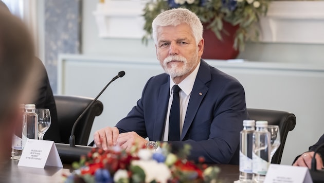 Der liberale Präsident Petr Pavel will seine NATO-Teilnahme einklagen.