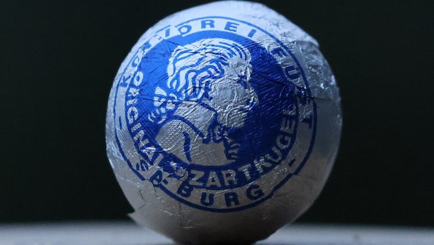 Die weltbekannte „blaue“ Mozartkugel.
