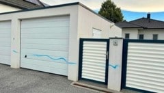 Hausfassaden, Garagentore und auch ein Auto wurden besprüht. Zwei Gassen sind besonders ...