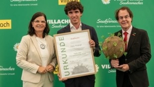 Felix Krainer (mitte) bewegt Millionen zum Müllsammeln
