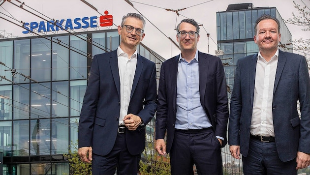 Die Erste Bank baut ihre Standbeine in Salzburg aus. Maximilian Clary und Aldringen (M.), ...