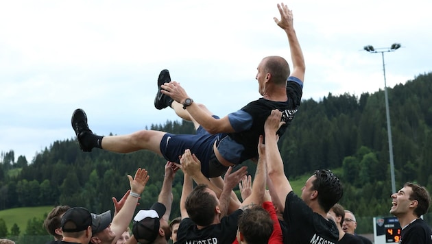 In Flachau kannte die Freude über den historischen Erfolg keine Grenzen.